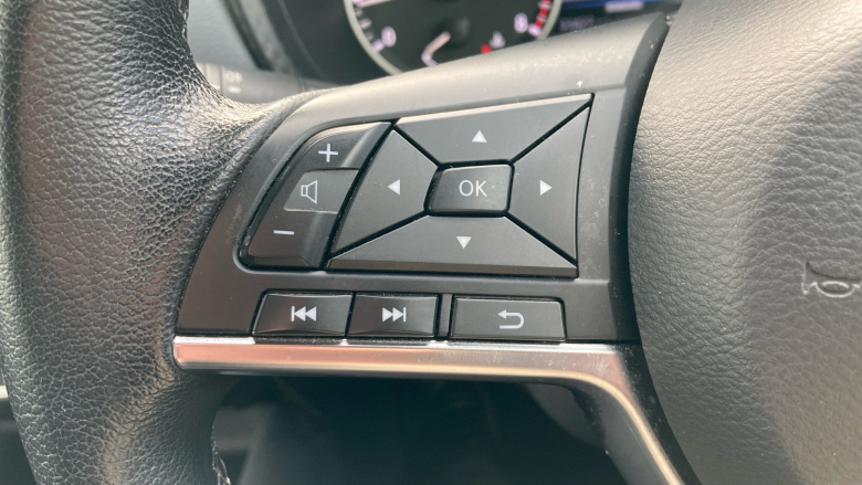 Nissan Juke 1.0 DiG-T 114 N-Connecta 5dr Petrol Hatchback